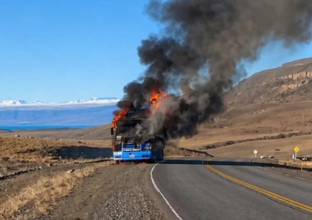 Incendio de un camión en la Ruta 40, cerca de El Chaltén | Somos Chubut